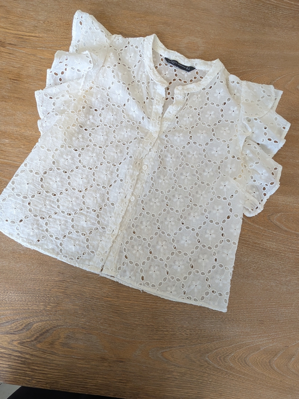Zara White Eyelet Ruffle Sleeve Blouse